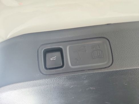 Used 2024 Lincoln Navigator Premiere image 43