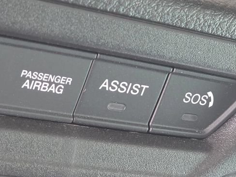 Used 2024 Jeep Wrangler Unlimited Sahara w/ Technology Group AWD/4WD image 19