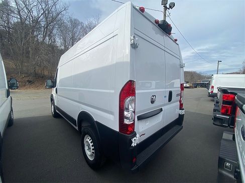 Used 2024 RAM ProMaster 2500 w/ Safety Group image 13