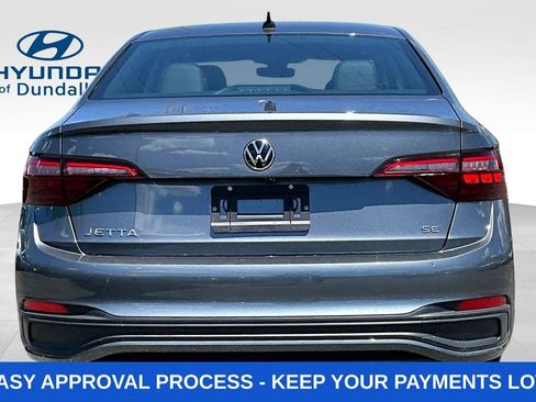 Used 2024 Volkswagen Jetta SE FWD image 3