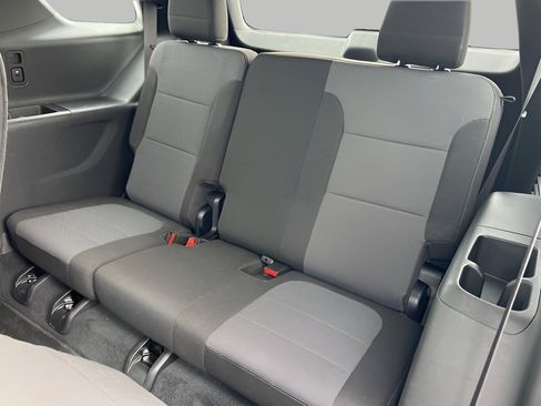 Used 2023 Chevrolet Traverse LT w/ LPO, Floor Liner Package image 32