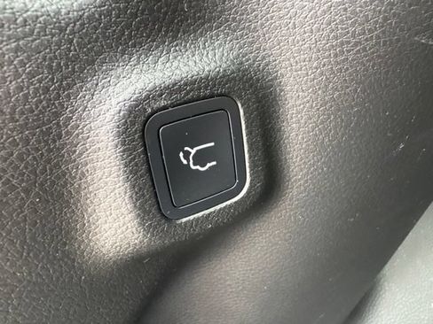 Used 2023 Jeep Compass Latitude w/ Convenience Group AWD/4WD image 19