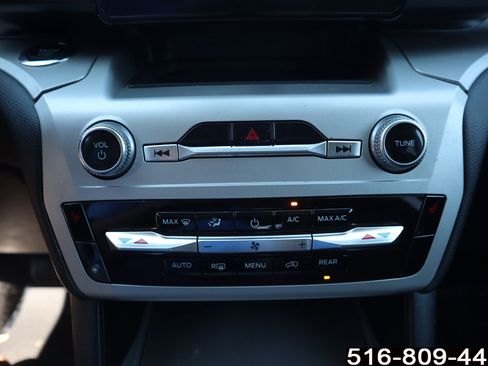 Used 2022 Ford Explorer XLT w/ Equipment Group 202A image 26