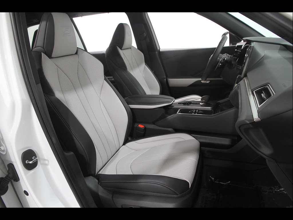 Used 2026 Lexus TX 500h AWD w/ Technology Package image 17