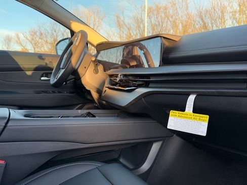 Certified 2025 Nissan Murano SV image 29