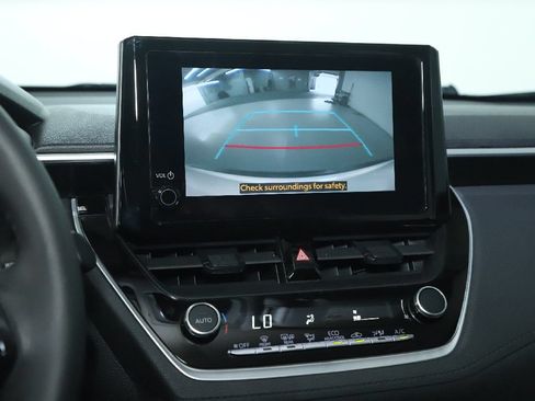 Used 2024 Toyota Corolla Cross LE FWD image 27
