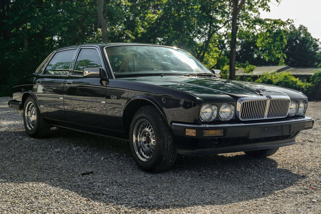 Used 1988 Jaguar XJ6 RWD image 12