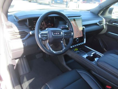 Used 2025 GMC Acadia Elevation image 14