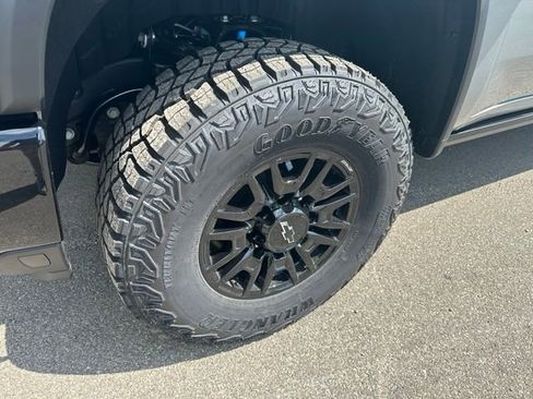 New 2026 Chevrolet Silverado 2500 ZR2 w/ LPO, Dark Essentials Package AWD/4WD image 10