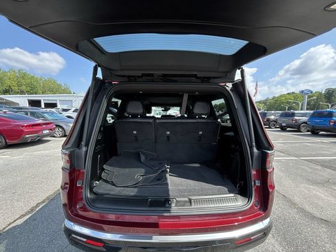 Used 2022 Jeep Wagoneer Series II w/ Convenience Group I AWD/4WD image 22