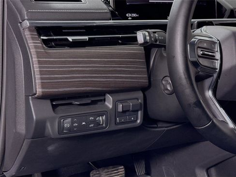 Used 2024 GMC Sierra EV Denali image 4