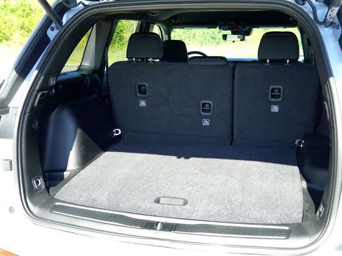 New 2025 Jeep Grand Cherokee Laredo w/ Luxury Tech Group I image 25