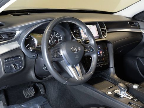 Certified 2019 INFINITI QX50 Essential w/ Proactive Package FWD image 7