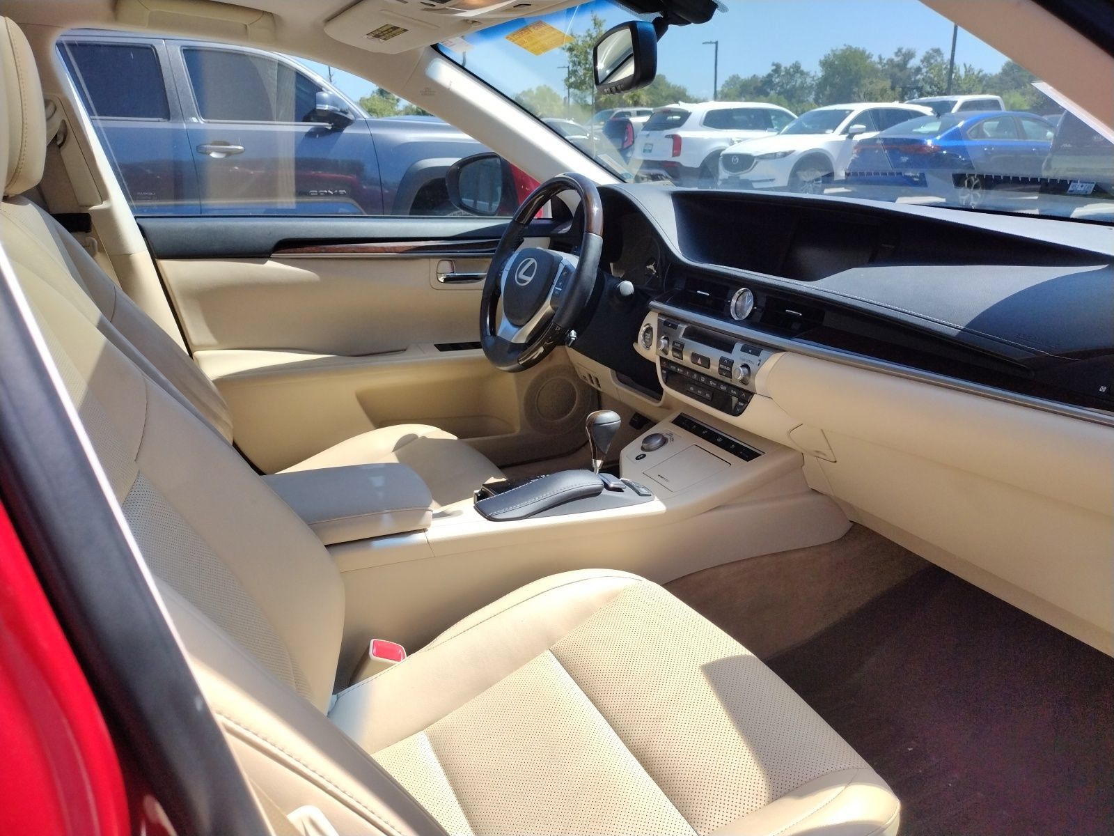 Used 2014 Lexus ES 350 w/ Luxury Package FWD image 4