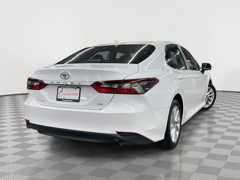 Used 2024 Toyota Camry LE image 5