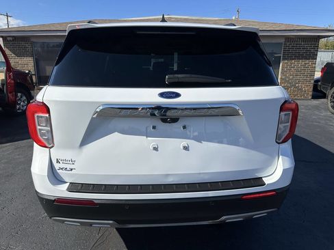 Used 2022 Ford Explorer XLT w/ Equipment Group 202A image 8
