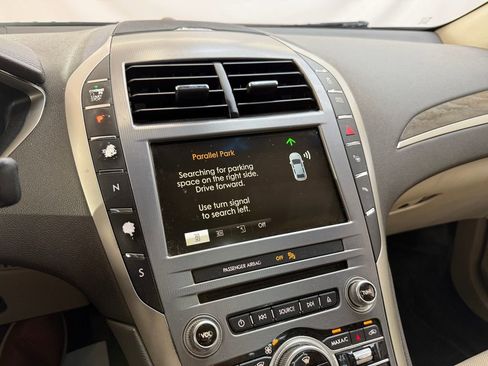 Used 2017 Lincoln MKZ Reserve w/ Technology Package image 15