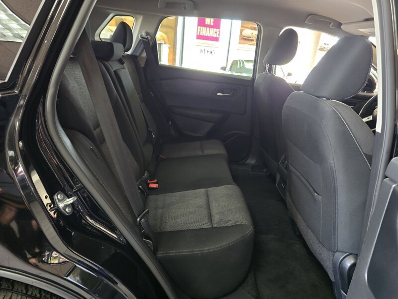 Used 2025 Nissan Rogue SV FWD image 16