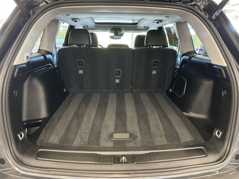 Used 2022 Jeep Grand Cherokee Limited w/ Trailer Tow Prep Group (B) image 7