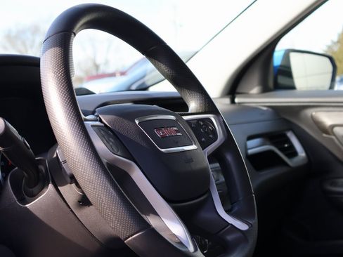 Used 2024 GMC Terrain SLE image 24