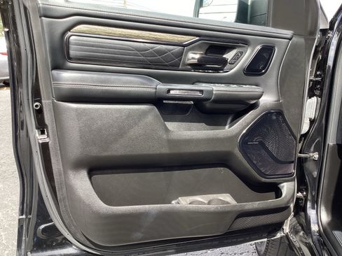 Used 2025 RAM 1500 Limited AWD/4WD image 30