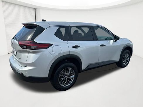 Used 2024 Nissan Rogue S AWD/4WD image 5