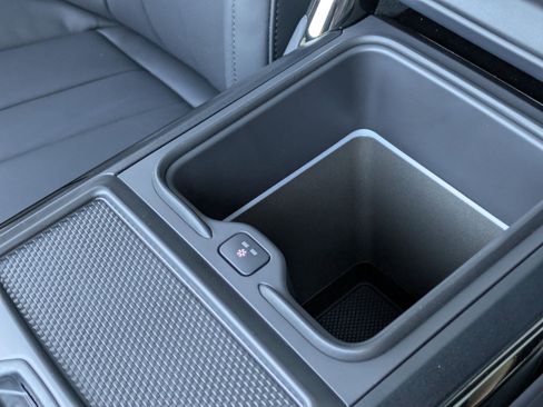 New 2026 Land Rover Range Rover Sport SE image 24