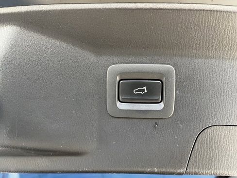 Used 2022 MAZDA CX-9 Touring w/ Touring Premium Package image 13