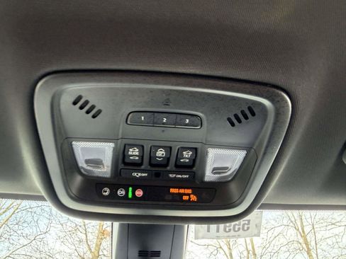 Certified 2023 Chevrolet Traverse RS AWD/4WD image 32
