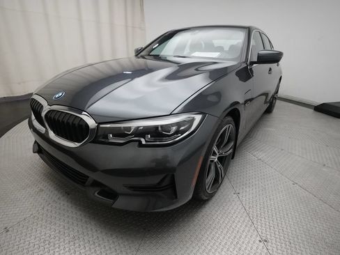 Used 2022 BMW 330e xDrive w/ Premium Package AWD/4WD image 12