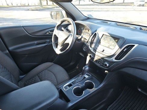 Used 2019 Chevrolet Equinox LT w/ Driver Convenience Package image 14