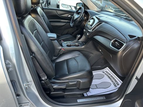 Used 2018 Chevrolet Equinox Premier image 12