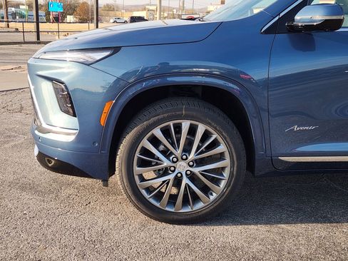 New 2026 Buick Enclave Avenir w/ Super Cruise Package image 9