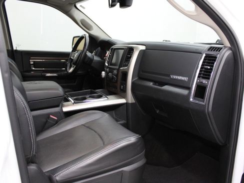 Used 2013 RAM 1500 Laramie w/ Convenience Group image 10