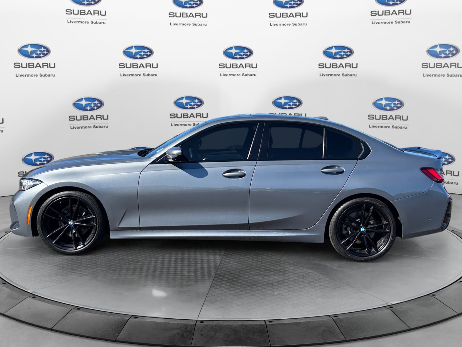 Used 2024 BMW 330i Sedan w/ M Sport Package RWD image 3