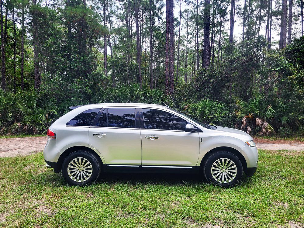Used 2011 Lincoln MKX 2WD image 8