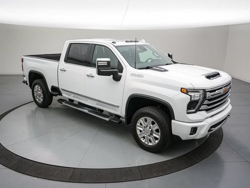 Used 2024 Chevrolet Silverado 2500 High Country w/ Technology Package AWD/4WD image 2