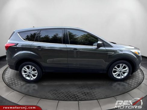 Used 2019 Ford Escape SE FWD image 6