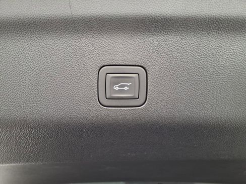 Certified 2024 Chevrolet Tahoe High Country w/ Advanced Technology Package image 23