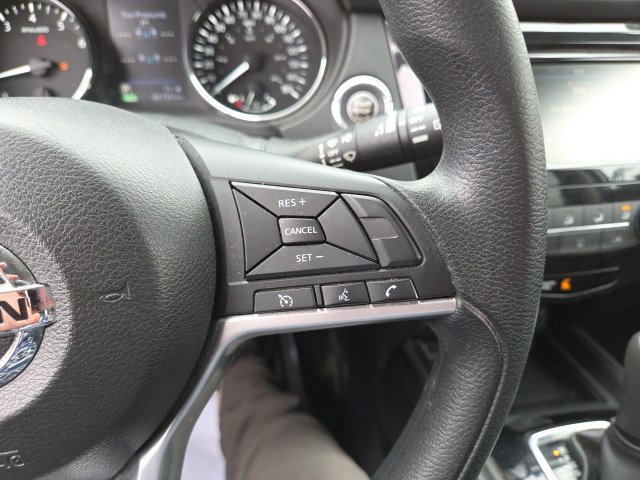 Used 2018 Nissan Rogue SV FWD image 42