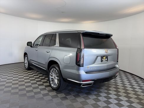 Used 2023 Cadillac Escalade Premium Luxury AWD/4WD image 4