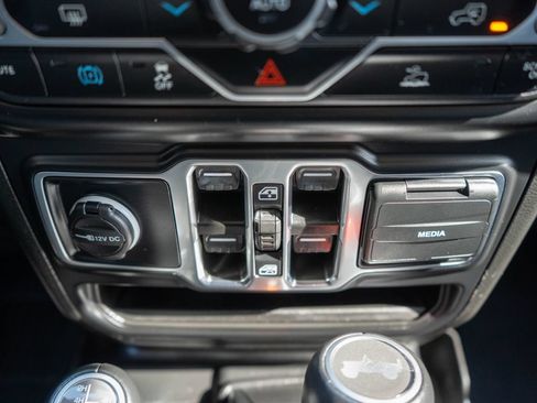 Used 2021 Jeep Wrangler Unlimited Sahara AWD/4WD image 24
