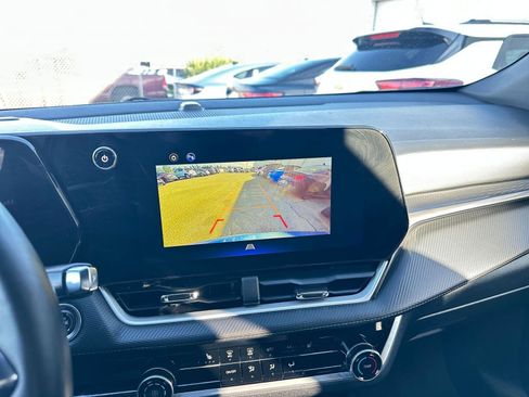 Used 2025 Chevrolet Equinox LT image 17