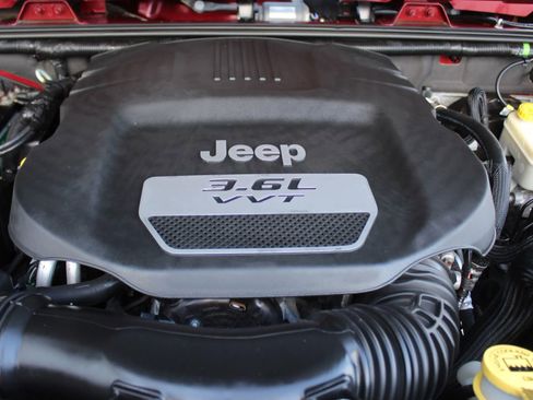Used 2013 Jeep Wrangler Unlimited Sport AWD/4WD image 29