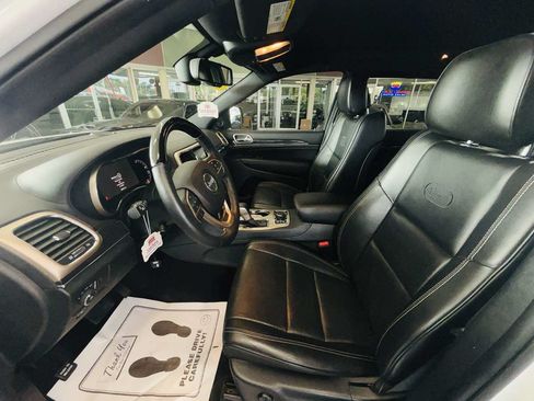 Used 2016 Jeep Grand Cherokee Overland AWD/4WD image 32