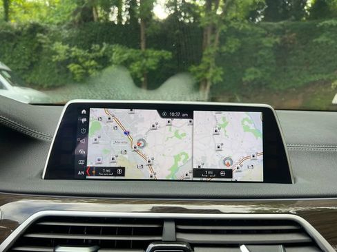 Used 2018 BMW 740i image 21