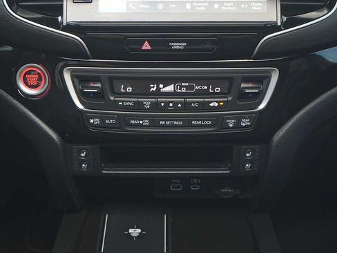 Certified 2025 Honda Ridgeline Black Edition image 19