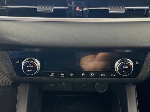 Used 2024 Mitsubishi Outlander SE image 23