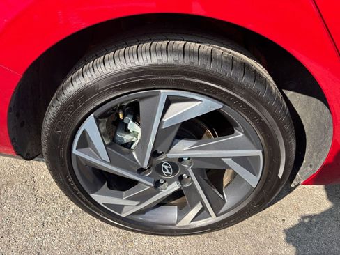 Used 2025 Hyundai Elantra SEL image 35