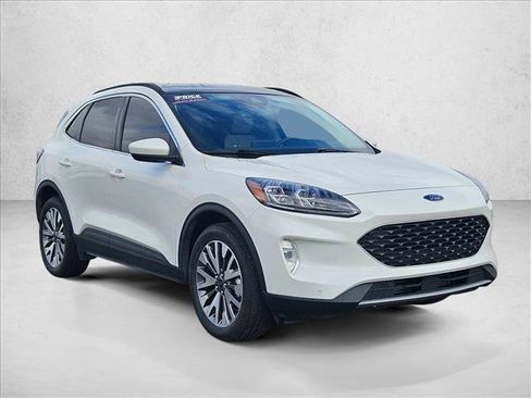 Used 2022 Ford Escape Titanium w/ Class II Trailer Tow Package image 3